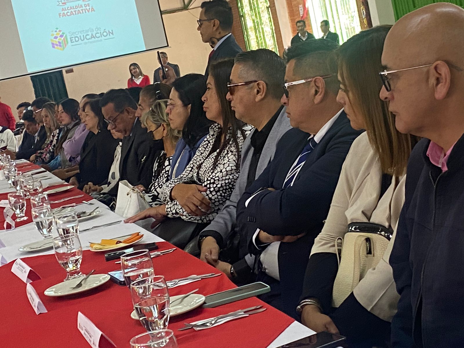 Desde Facatativá, el director de Alimentos para Aprender entrega $1.525 millones para ampliar la cobertura del PAE
