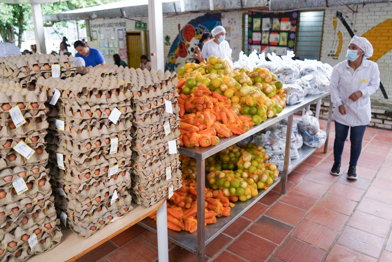 El Gobierno del Cambio entrega más de 4.000 canastas del PAE 