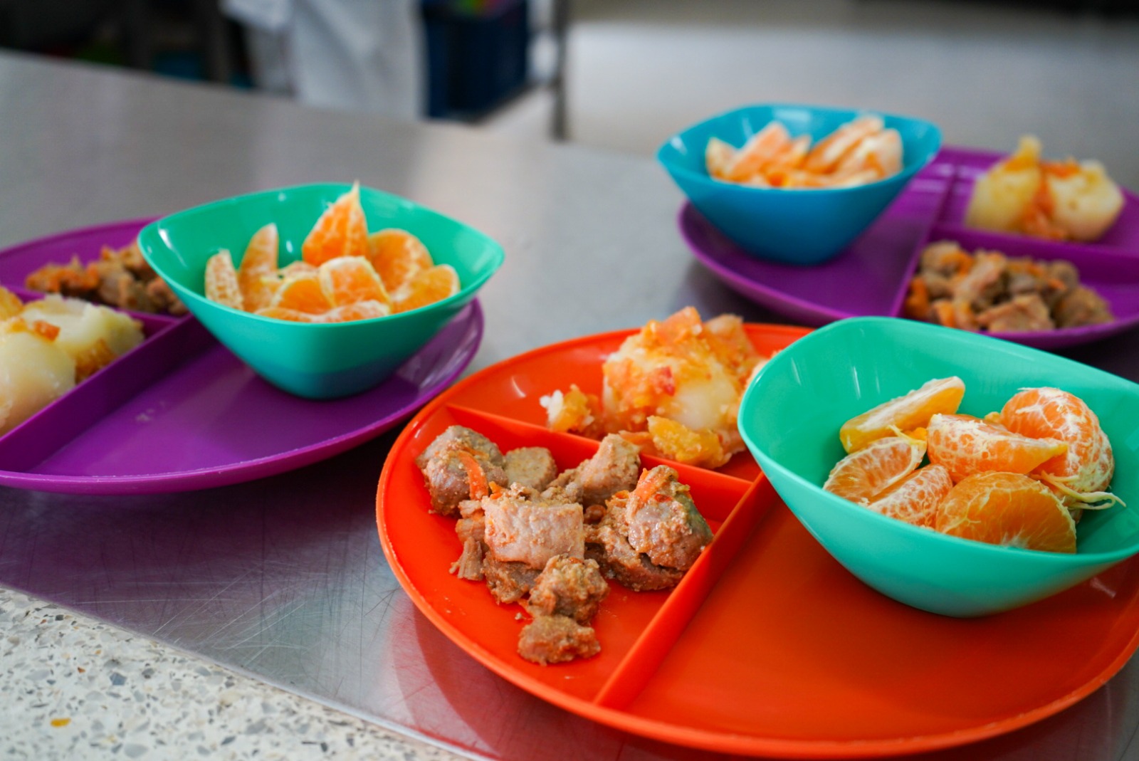 Más recursos, menos platos servidos: ¿Qué está pasando con los recursos del PAE?