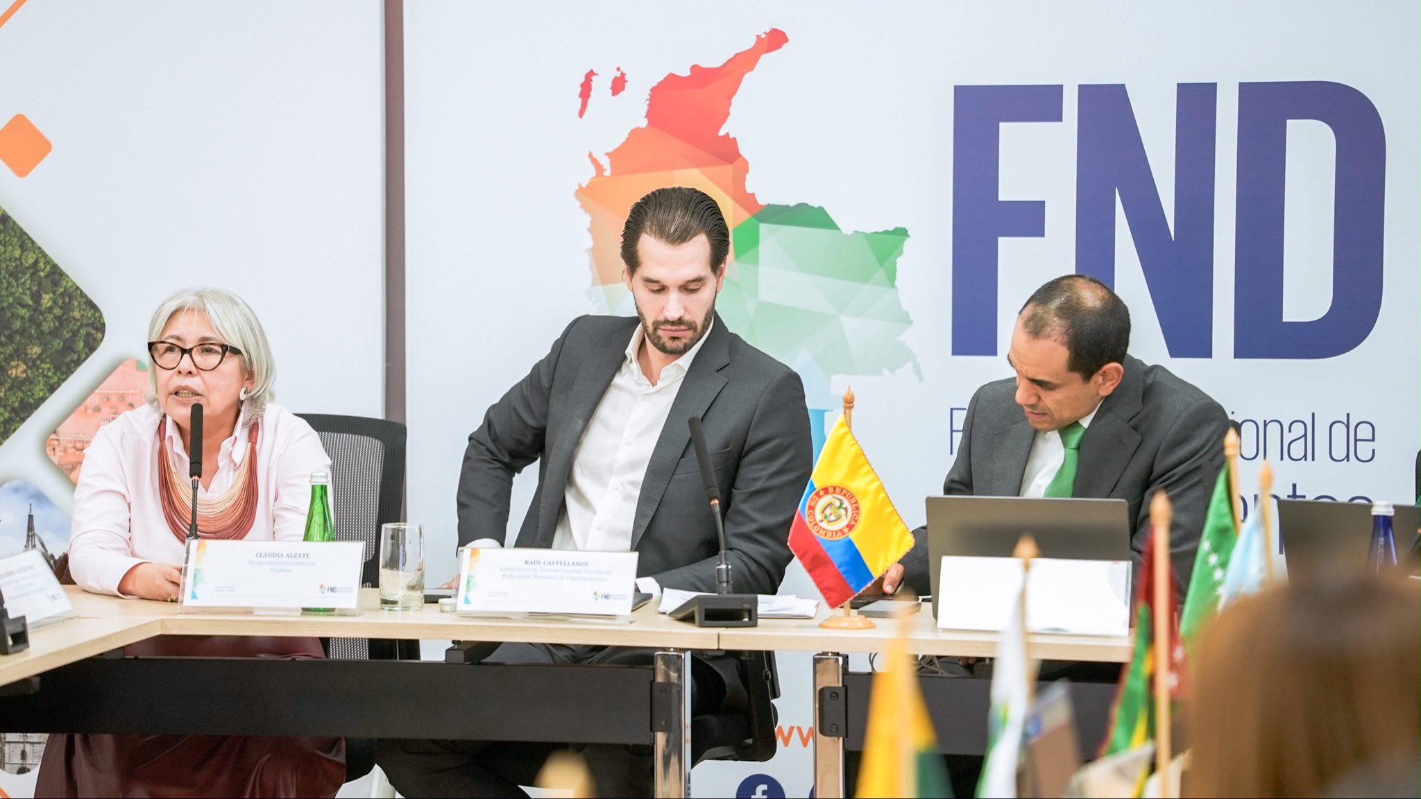 Ministerio de Educación recoge alertas territoriales para avanzar en soluciones urgentes y estructurales a la crisis del FOMAG