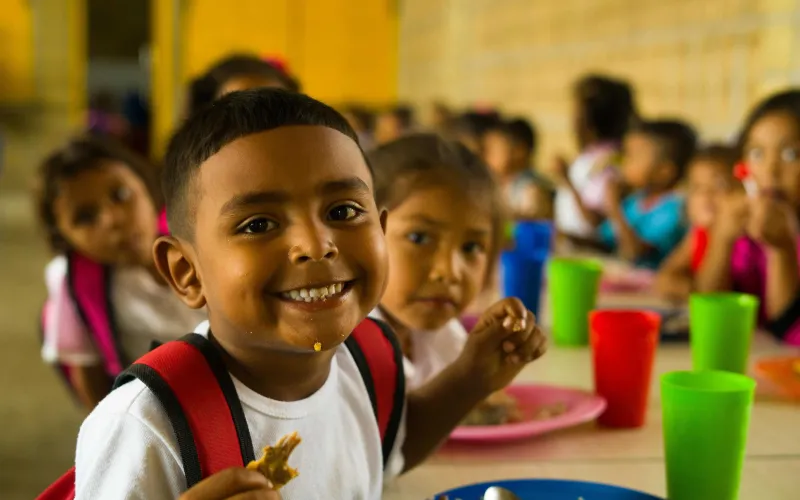 Gobierno del Cambio lidera revolución alimentaria en las escuelas: PAE pasó de $1,93 a $2,47 billones