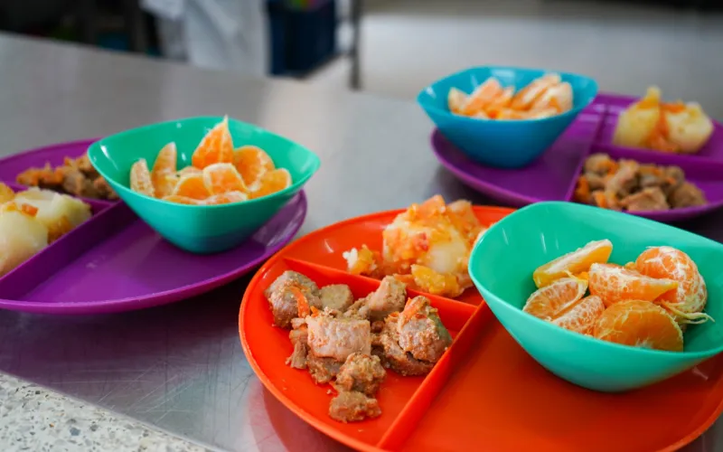 Más recursos, menos platos servidos: ¿Qué está pasando con los recursos del PAE?